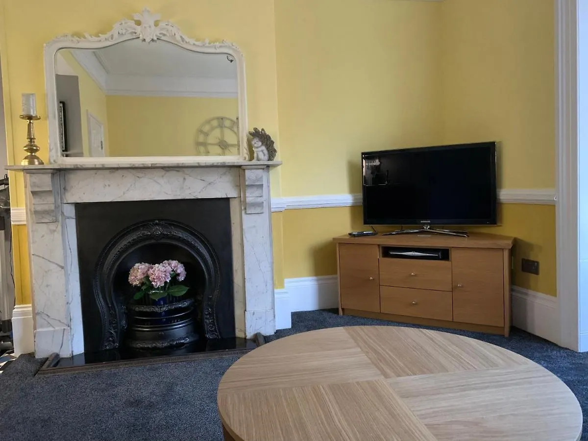 Chiltern Holiday Apartments Whitby