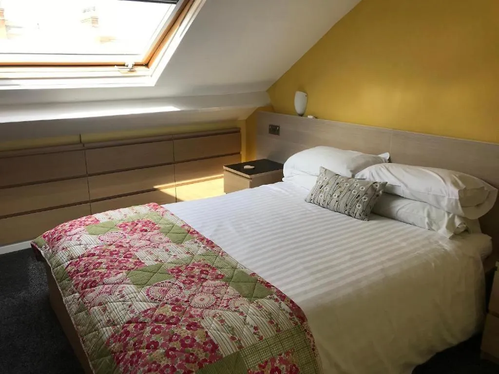 Chiltern Holiday Apartments Whitby